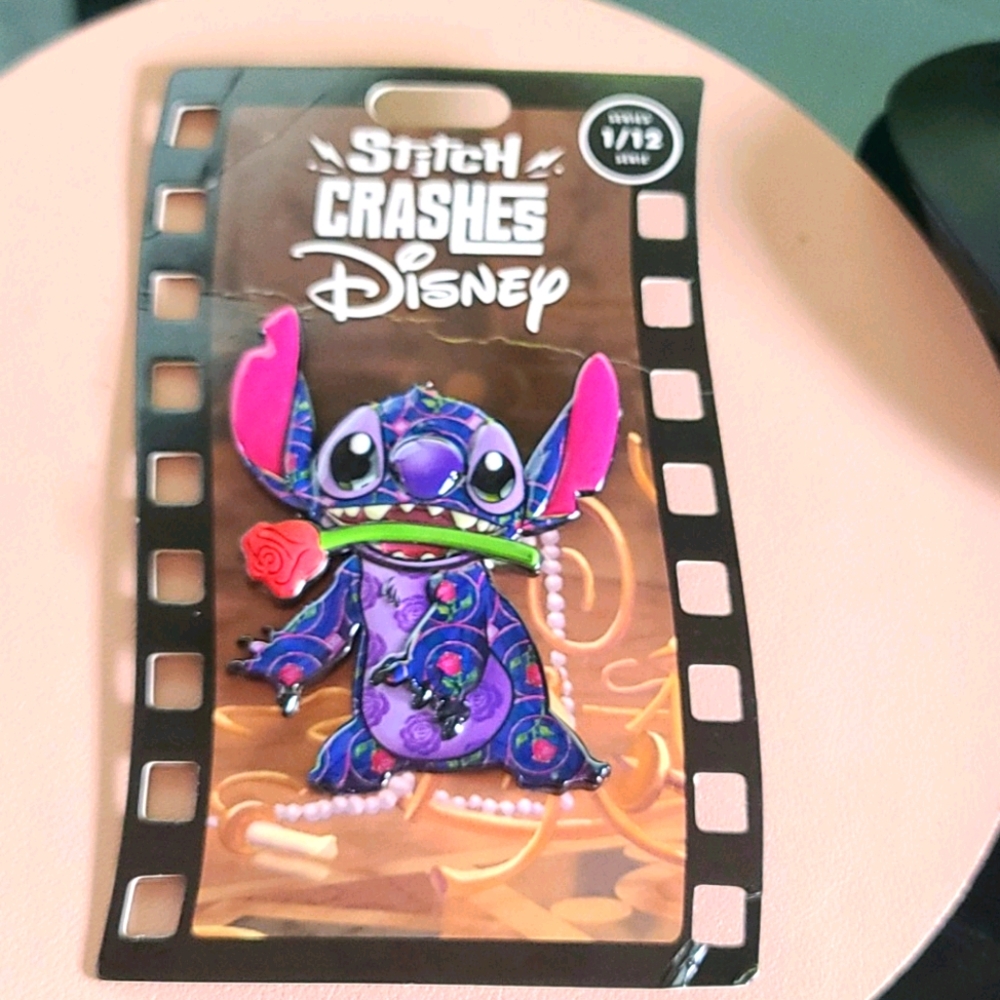 Stitch crashes 1/12 beauty and the beast pin